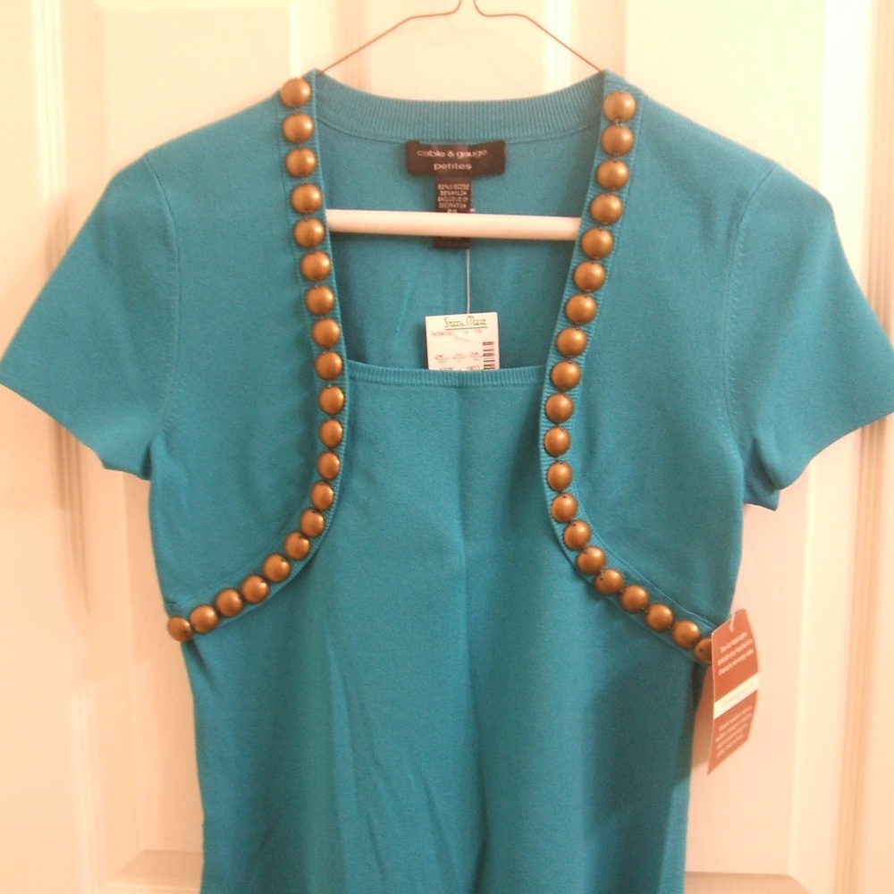 Cable & Gauge Turquoise studs Short Sleeve Sweater